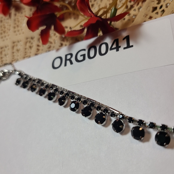 Vintage Black Crystal Necklace - Picture 7 of 9